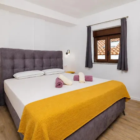 Center - Free Parking Apartman